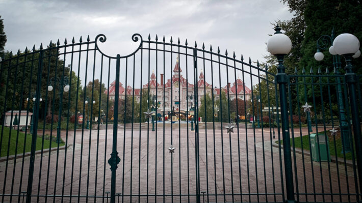 Disneyland Paris is to close, again, until further notice